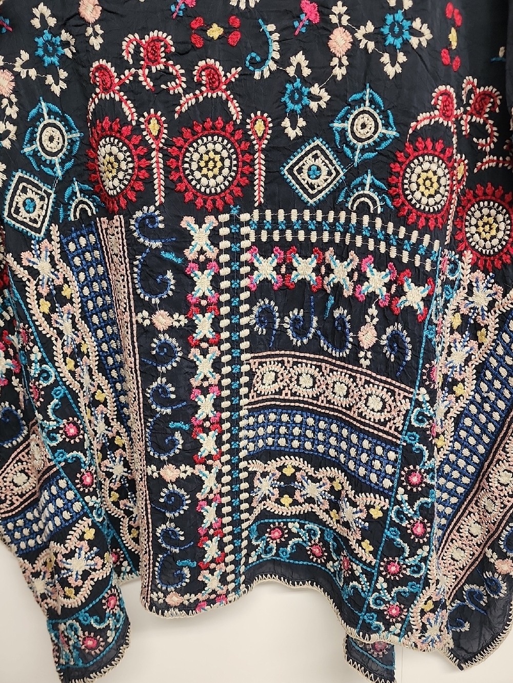 Johnny Was Navy Embroidered V-Neck Tunic with Multicolor Stitching Size 1X BOHO - Picture 7 of 11